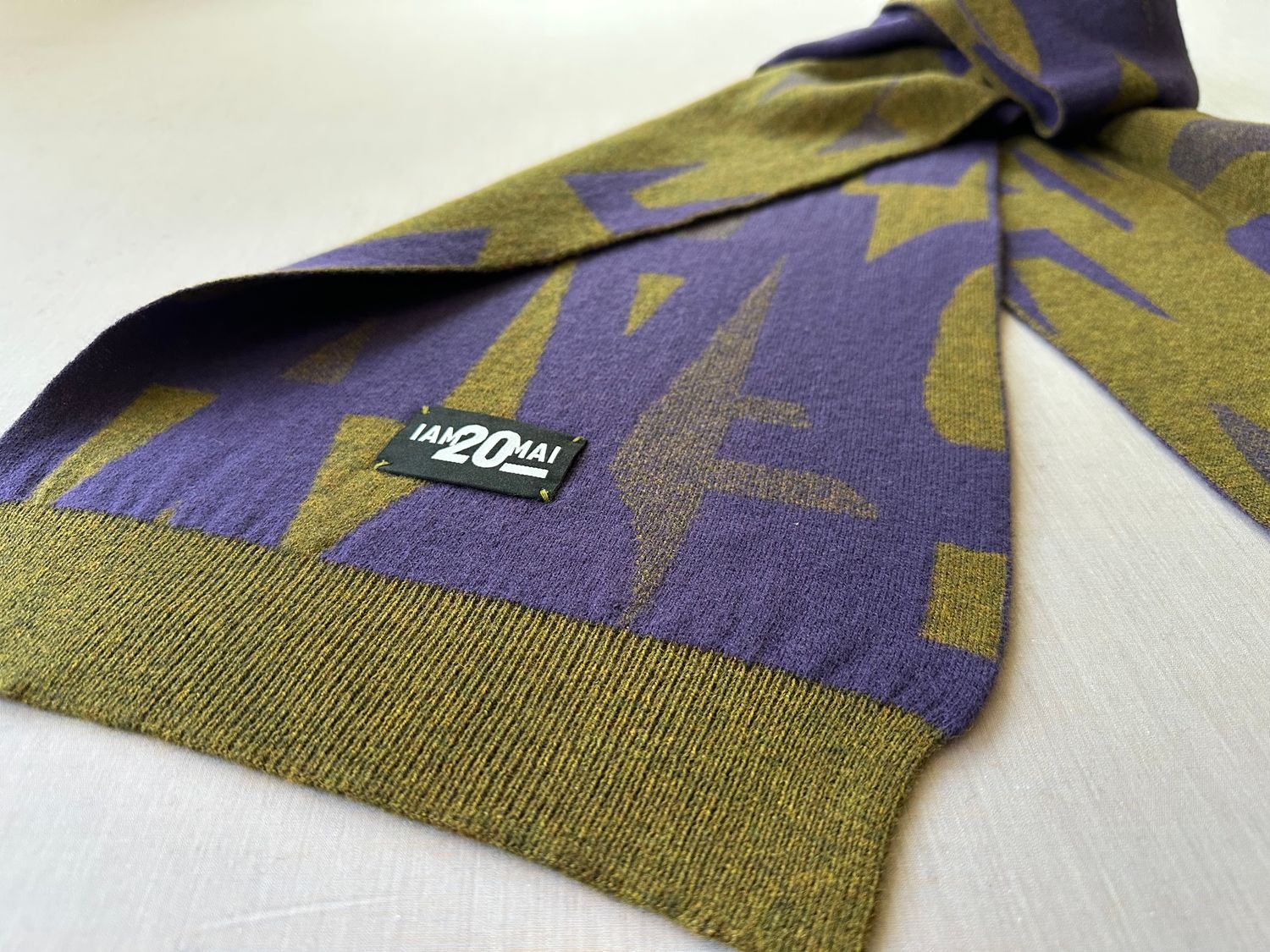 I AM 20 MAI Schal mustard+violet