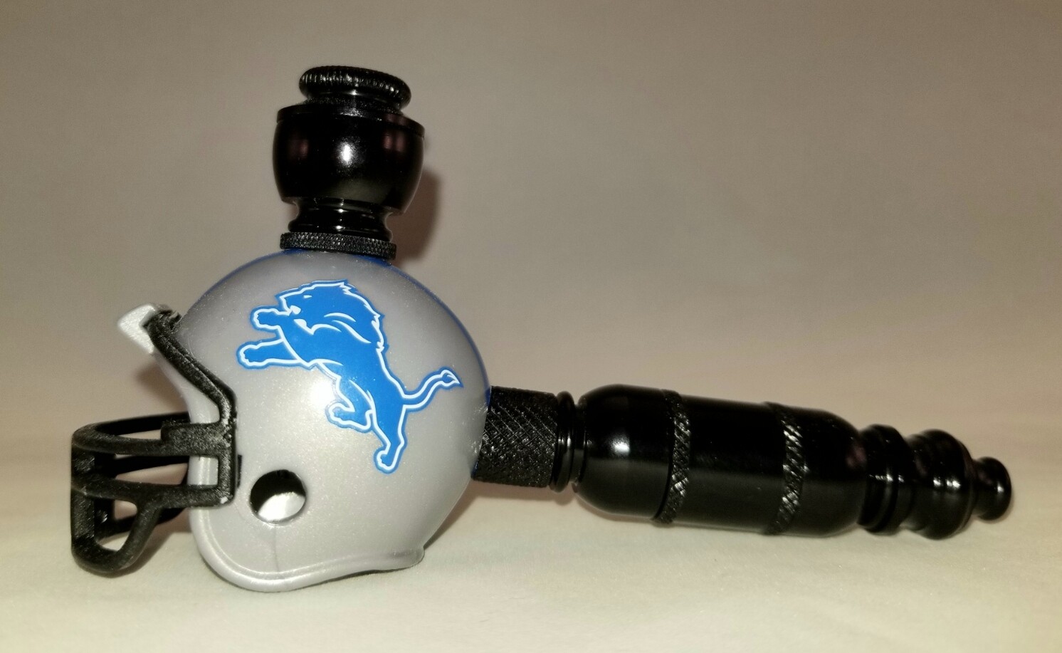 DETROIT LIONS "BAD ASS" NFL FOOTBALL HELMET SMOKING PIPE Small Straight/Black Anodized