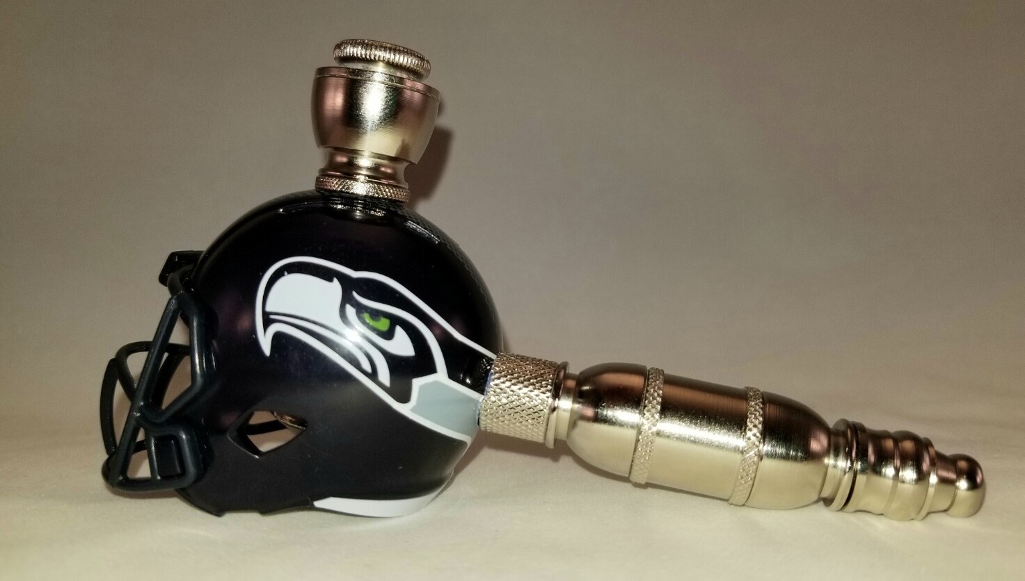 SEATTLE SEAHAWKS NFL FOOTBALL HELMET SMOKING PIPE Straight/Nickel