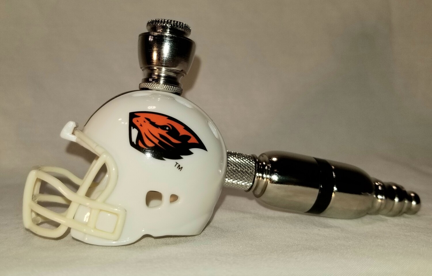 OREGON STATE BEAVERS FOOTBALL HELMET SMOKING PIPE Straight/Nickel/Large Chamber