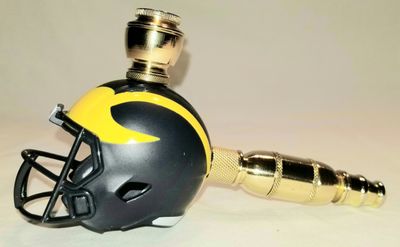 UNIVERSITY OF MICHIGAN WOLVERINES Football Helmet Smoking Pipe