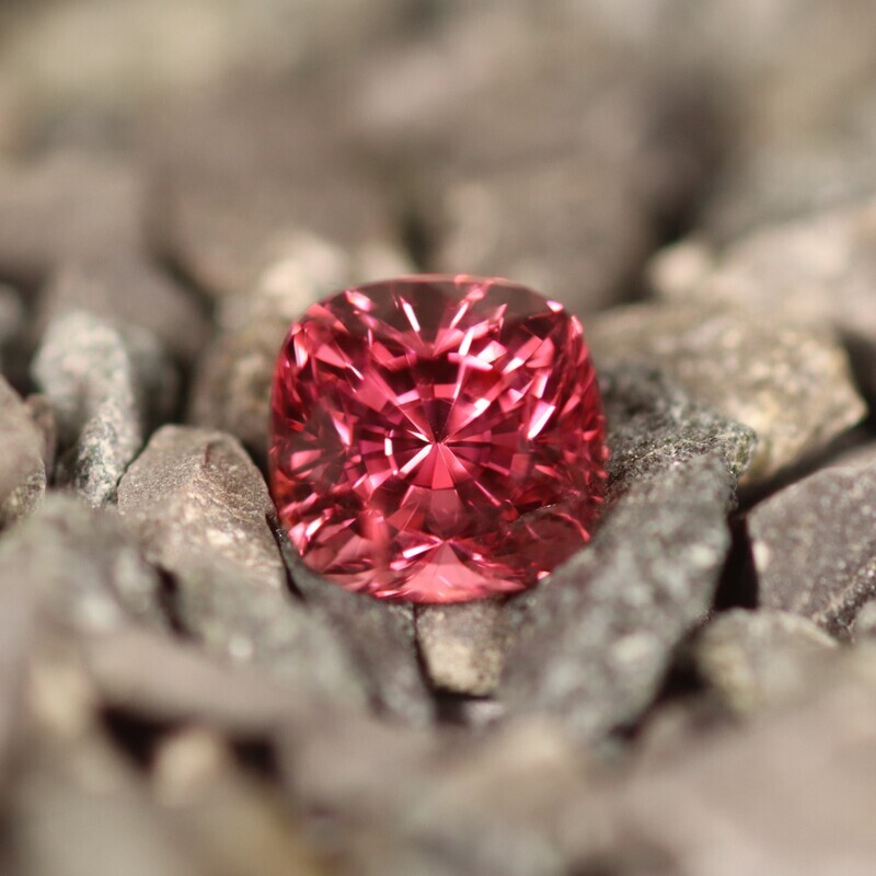 Spinelle Rouge Rose 1.45 Ct