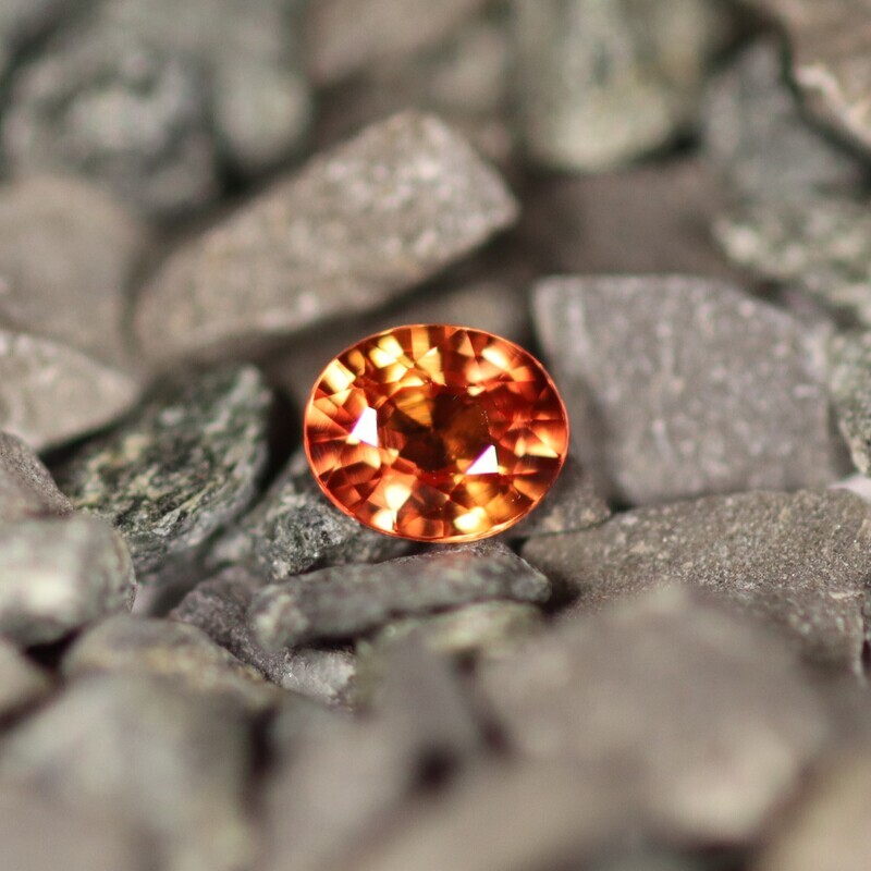 Saphir Rouge Orange 0.39 Ct - Traité Saphir Rouge Orange 0.39 Ct - Traité