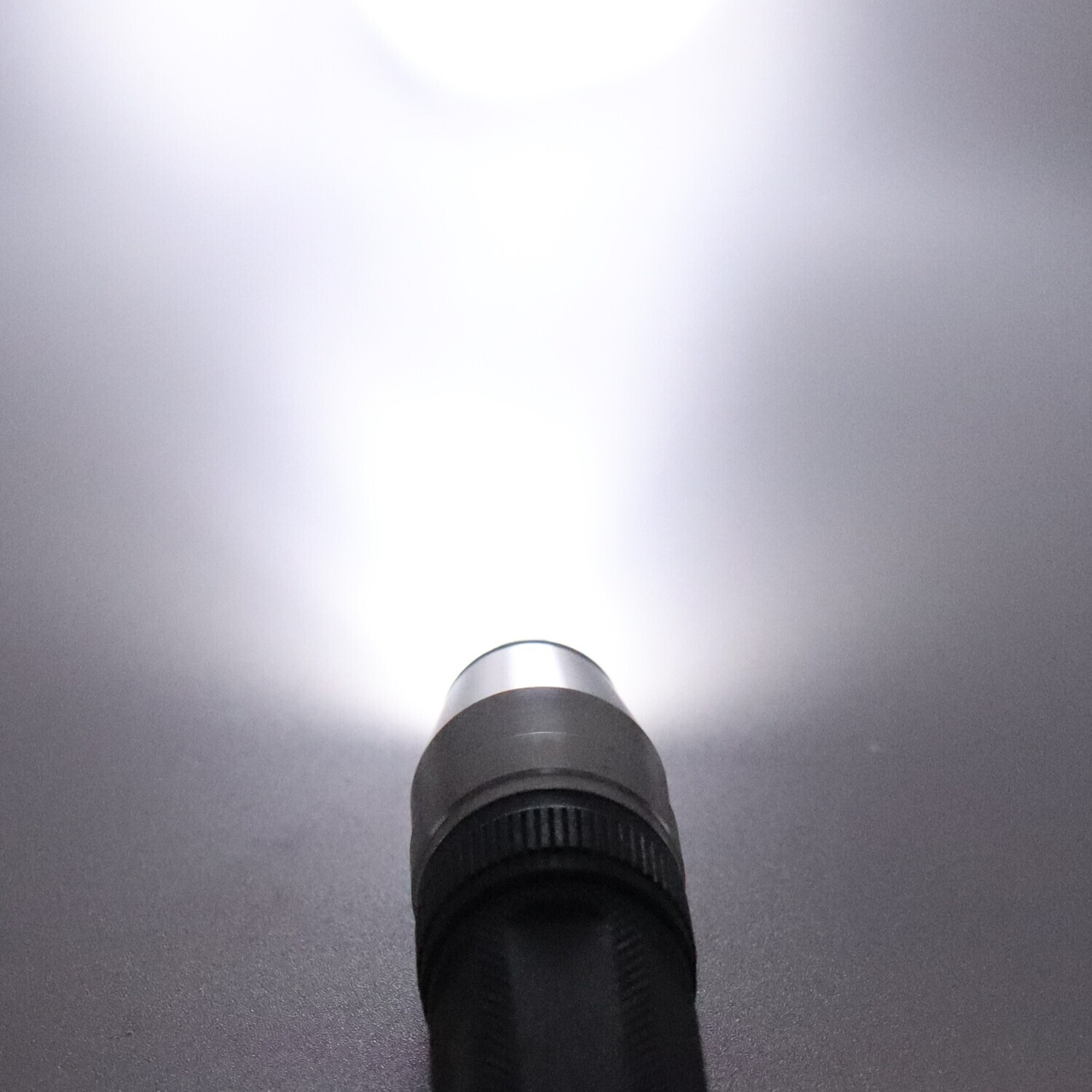 Lampe 3 Couleurs (Blanc, Jaune, UV 365Nm)