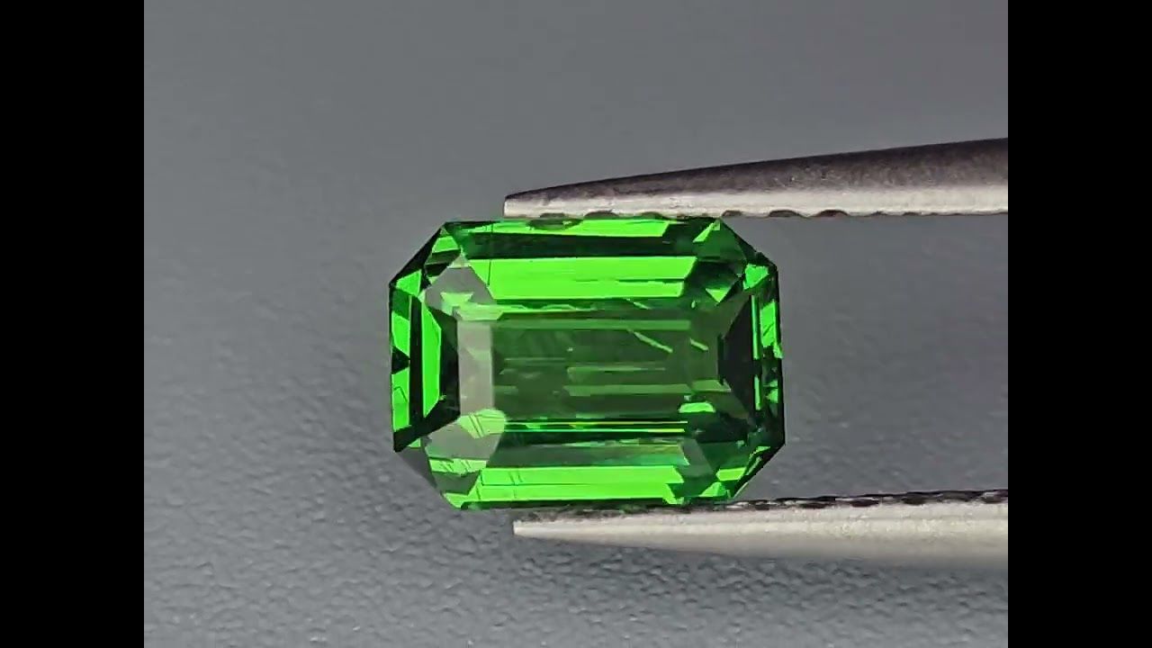 Grenat Tsavorite 1.02 Ct