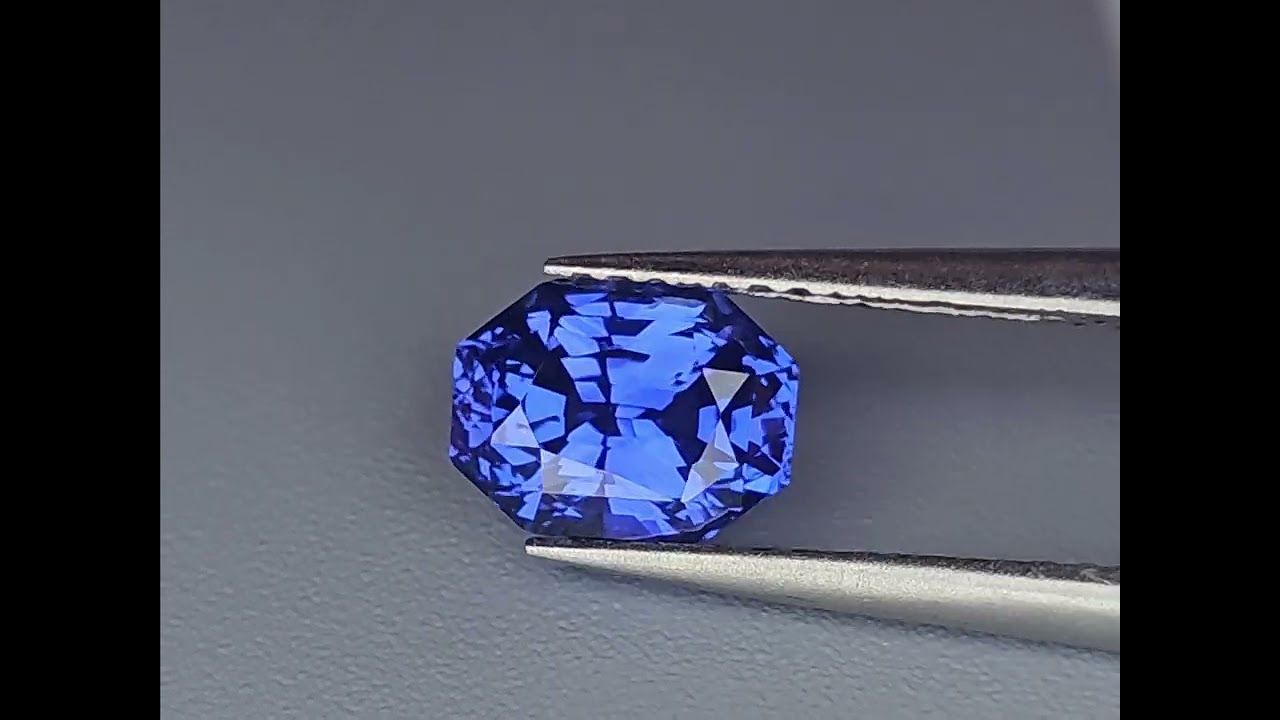Saphir Bleu Intense 2.06 Ct - Chauffé