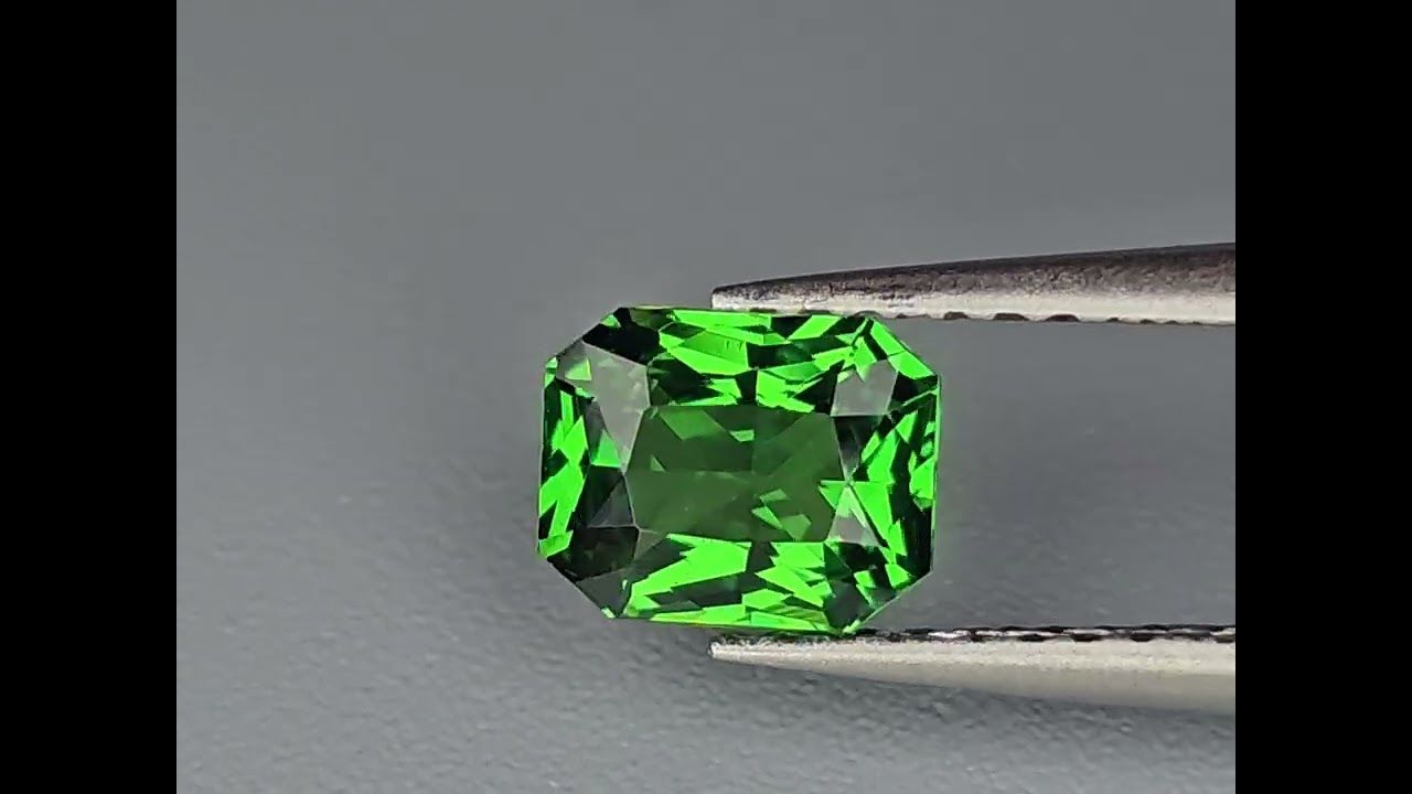 Grenat Tsavorite 1.04 Ct