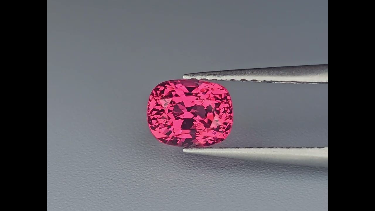 Spinelle Rouge 1.38 Ct