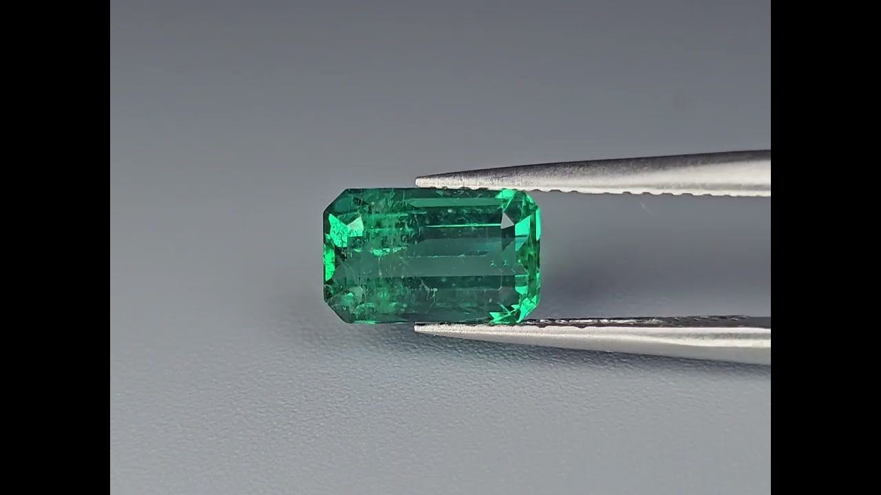 Émeraude 2.22 Ct