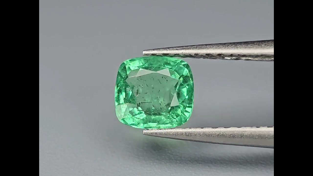 Émeraude 0.74 Ct
