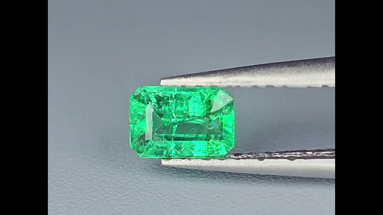 Émeraude 0.52 Ct