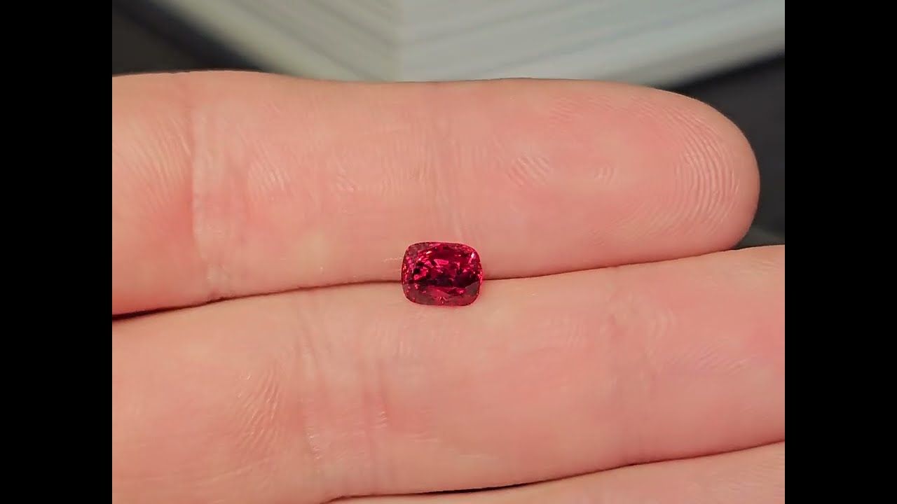 Spinelle Rouge Orange 1.92 Ct