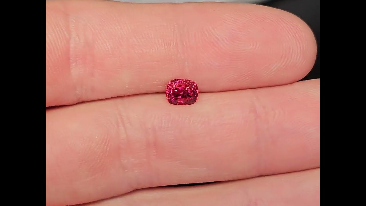 Spinelle Orange Rose Rouge 1.35 Ct