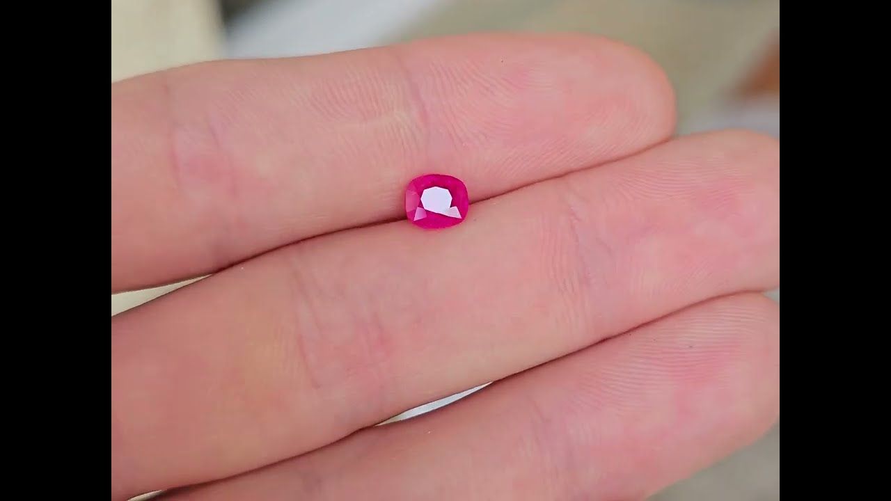 Rubis Rouge Rosâtre 1.02 Ct - Chauffé