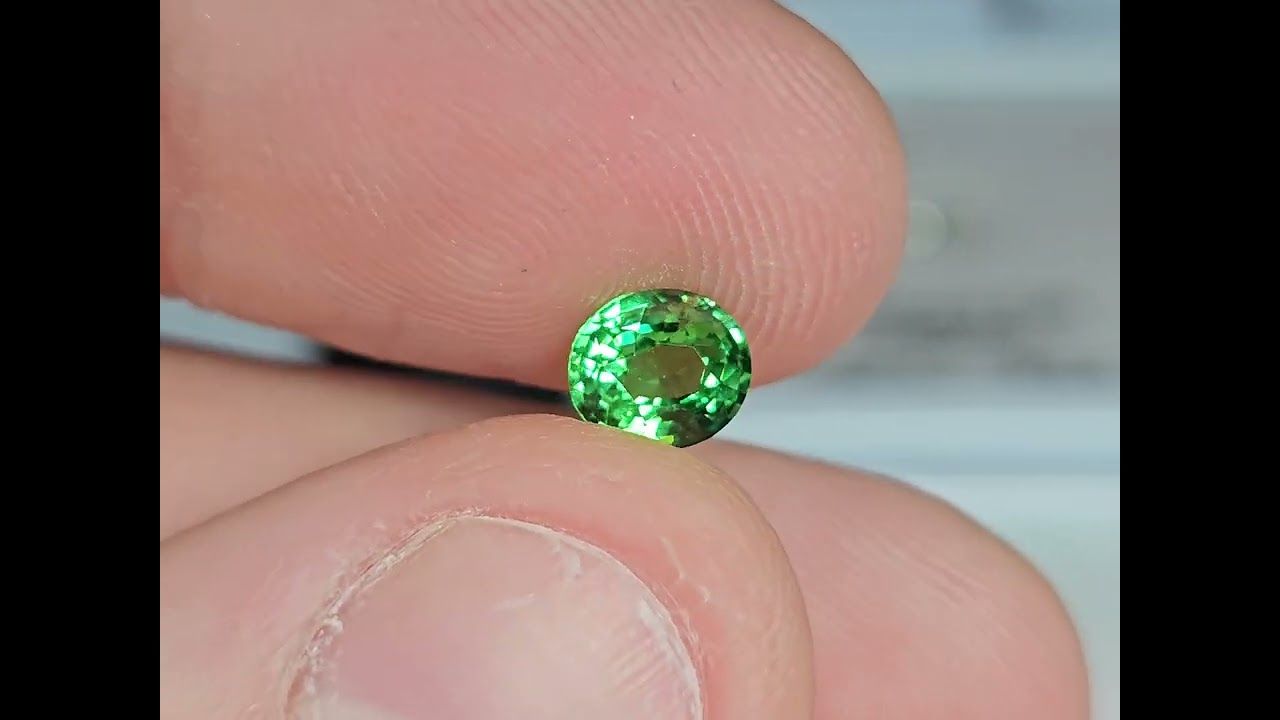 Grenat Tsavorite 1.04 Ct
