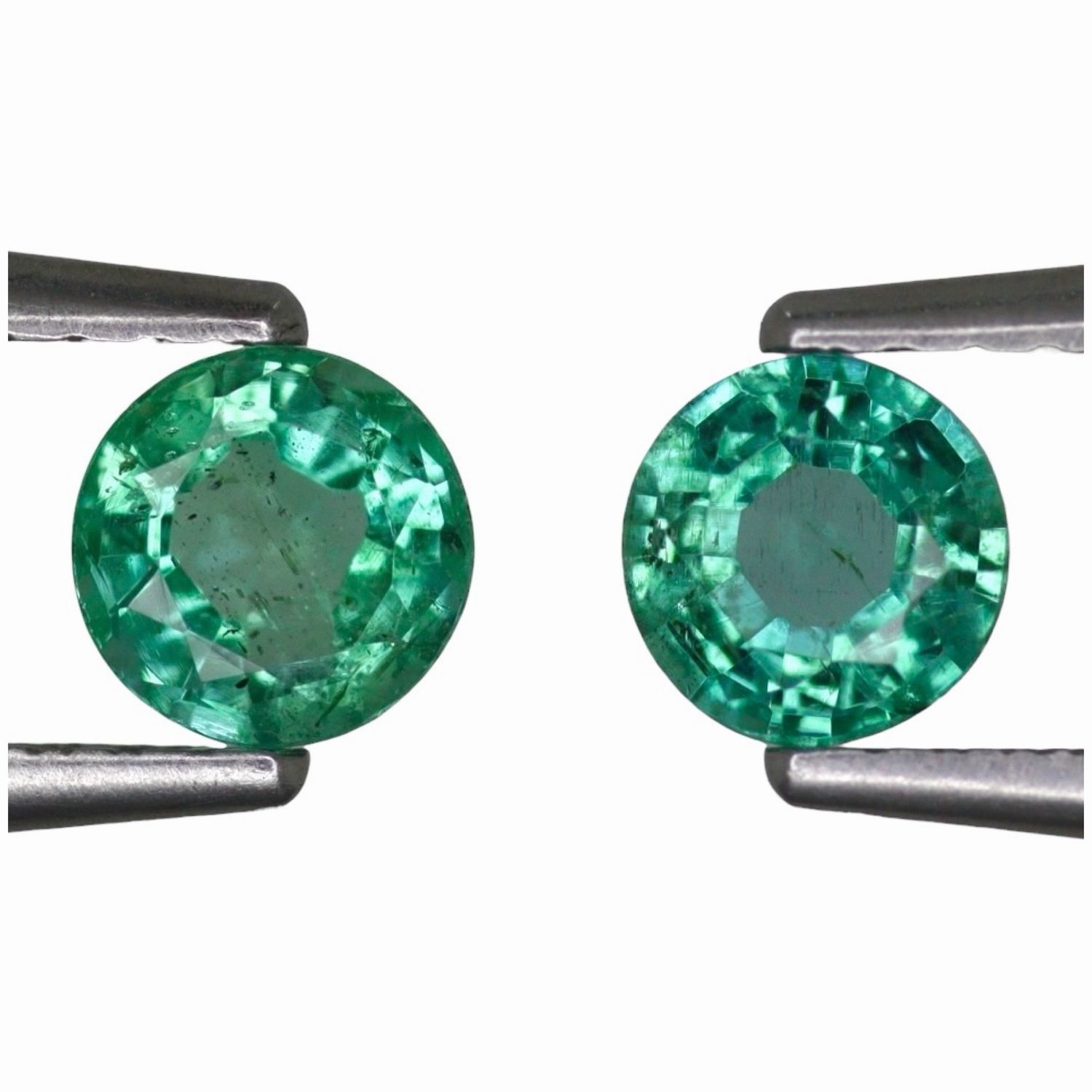 Paire Émeraudes 0.72 Ct Paire Émeraudes 0.72 Ct