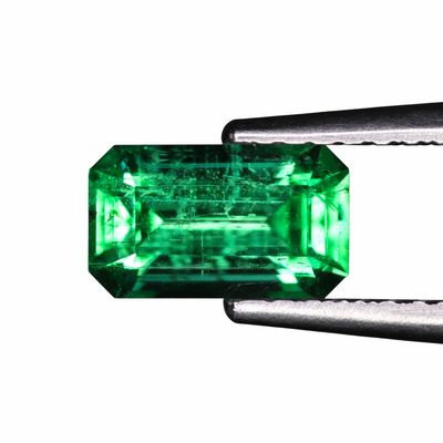 Émeraude 0.98 Ct