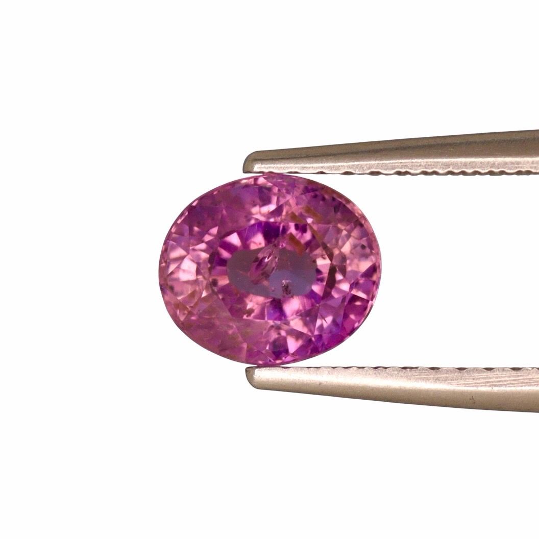 Saphir Violet 1.58 Ct - Chauffé Saphir Violet 1.58 Ct - Chauffé