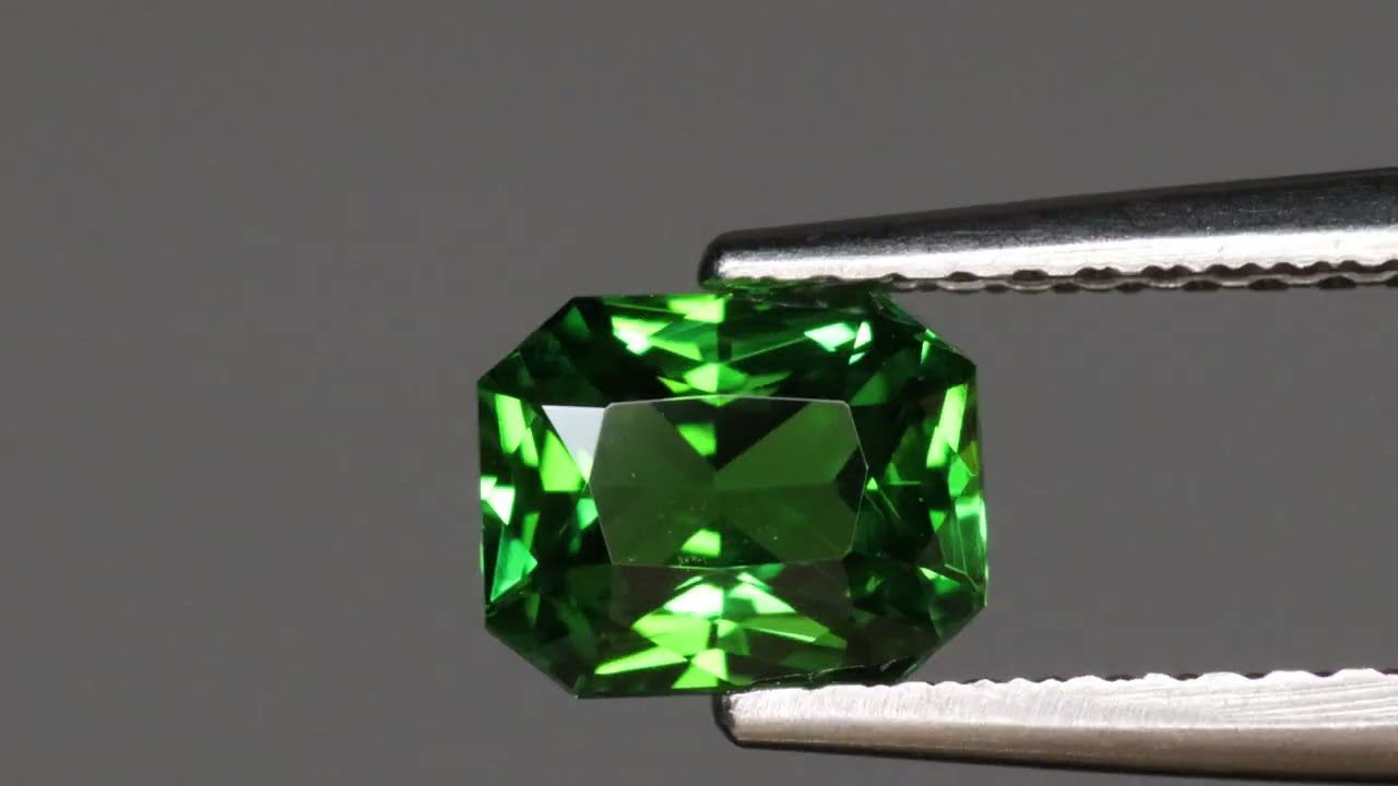 Grenat Tsavorite 1.04 Ct