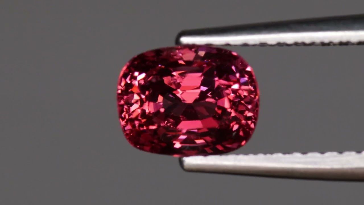 Spinelle Rouge 1.38 Ct