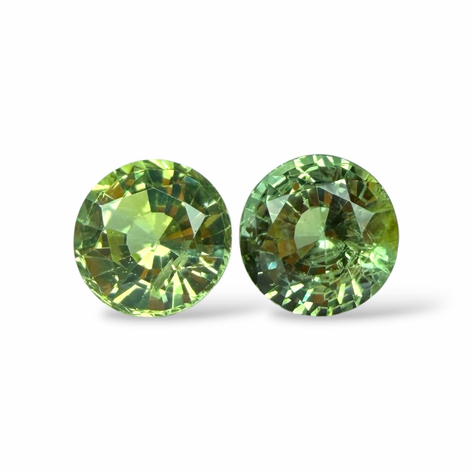 Paire de Saphirs Vert Jaune 1.47 TCt - Non chauffé Paire de Saphirs Vert Jaune 1.47 TCt - Non chauffé