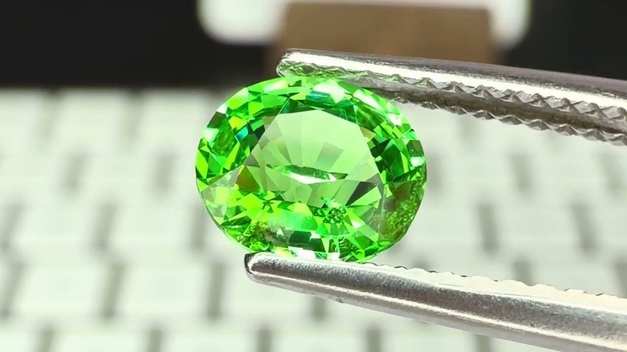 Grenat Tsavorite 1.04 Ct
