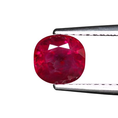 Rubis Verneuil Rouge Sang De Pigeon 8x8mm Taille Princesse, Qualité Joaillerie (3 Carats)