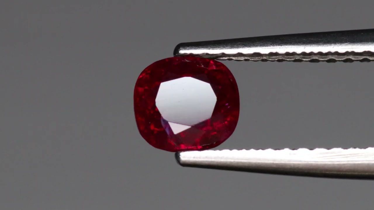 Rubis Rouge Sang de Pigeon 1.01 Ct - Chauffé