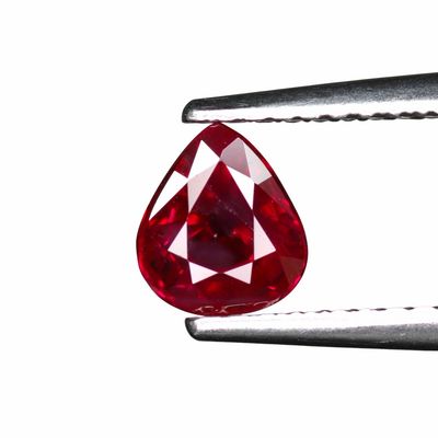 Rubis Rouge Sang de Pigeon 0.99 Ct - Chauffé