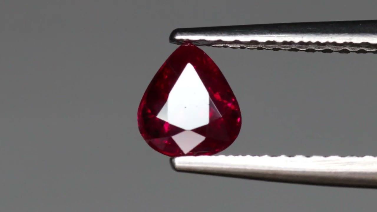 Rubis Rouge Sang de Pigeon 0.99 Ct - Chauffé