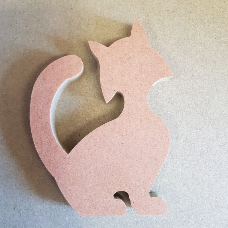 Cat Sitting 18mm