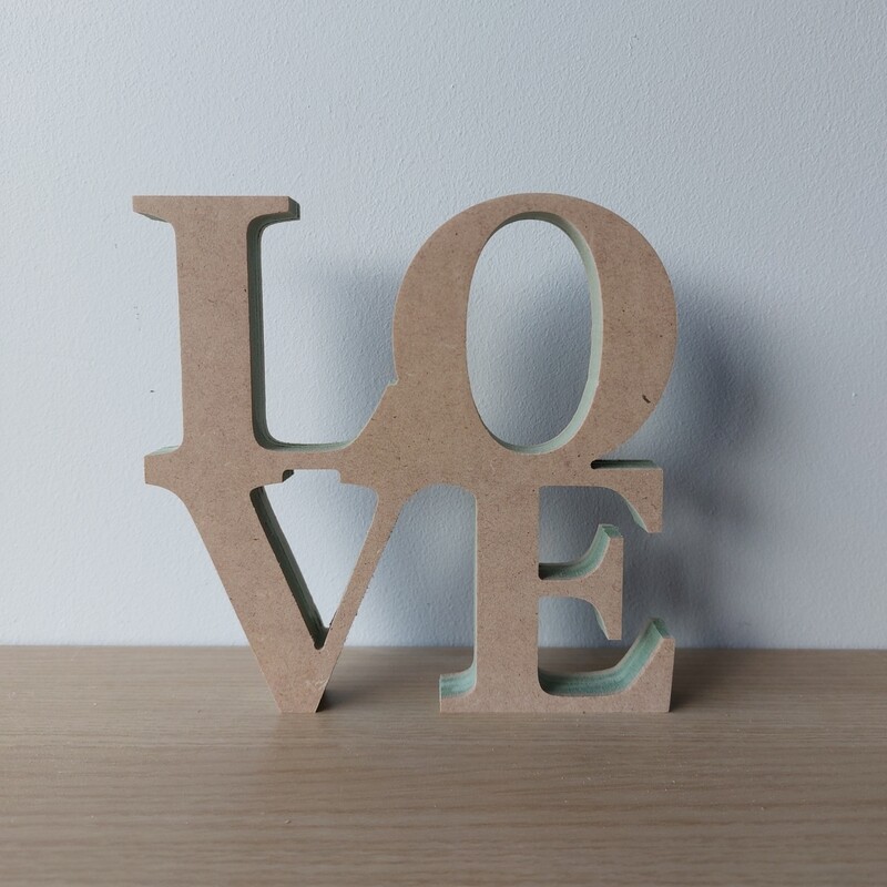 Freestanding LOVE shape 18mm