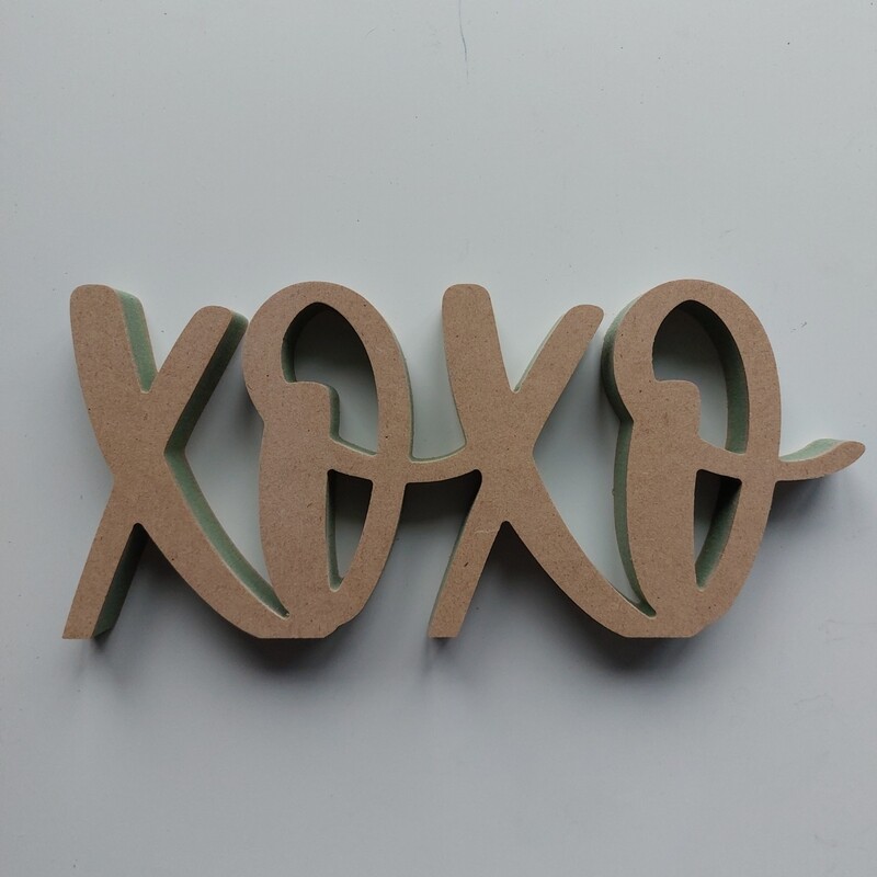 Freestanding text XOXO 18mm