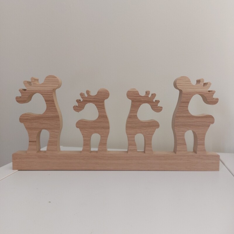 Reindeer Family Oak Veneer 18mm