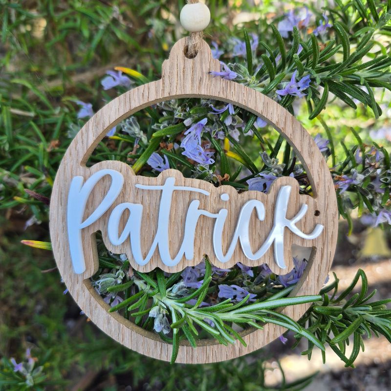 Oak Name Decoration