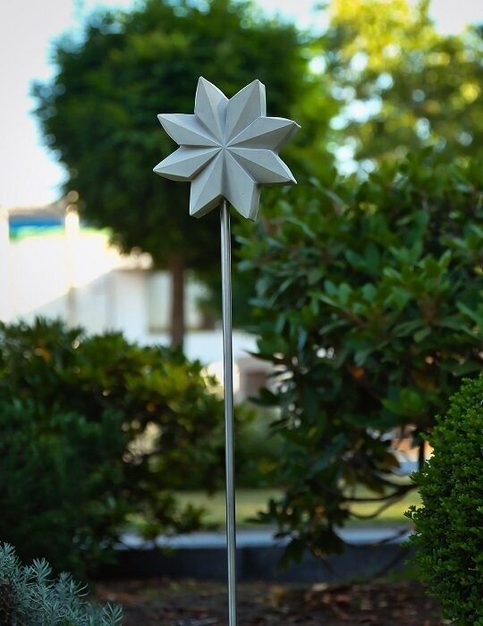 Stern-Relief als Gartenstecker