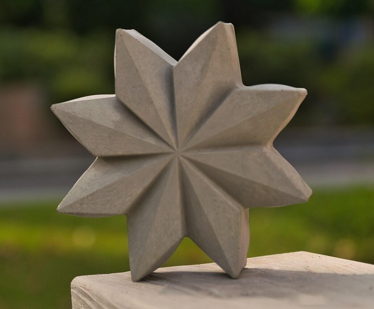 Stern-Relief