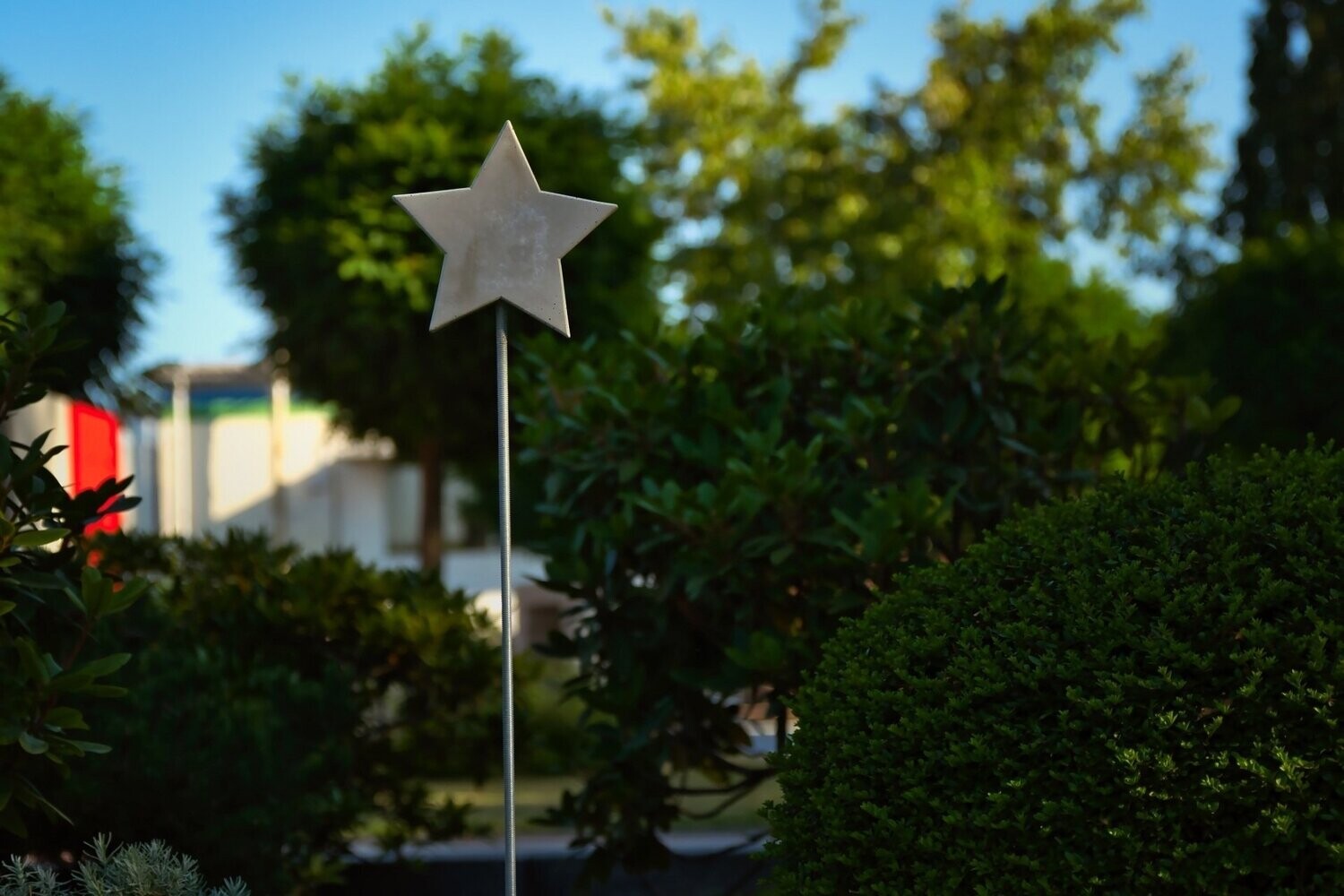 Stern L, flach, als Gartenstecker