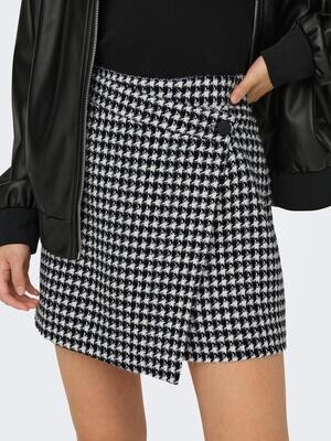 JDYNEOLINA SHORT BOUCLE SKIRT PNT Black-EGGNOG