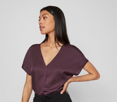 Blouse tops
