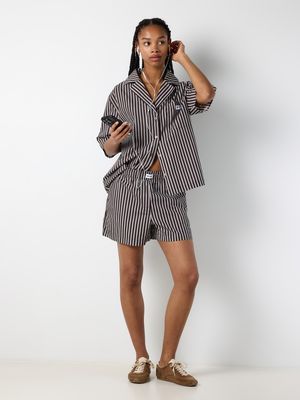 NMFRIDA MW STRIPE SHORTS Chocolate Brown/BIRC