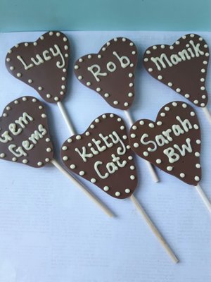 Personalised chocolate wedding favour - wedding guest gift - wedding favours -wedding reception  -  place setting- bridal shower - hen party