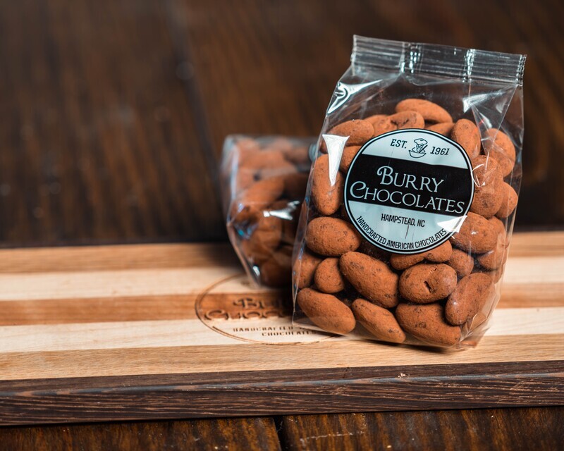 Cocoa Dusted Almonds 8oz.