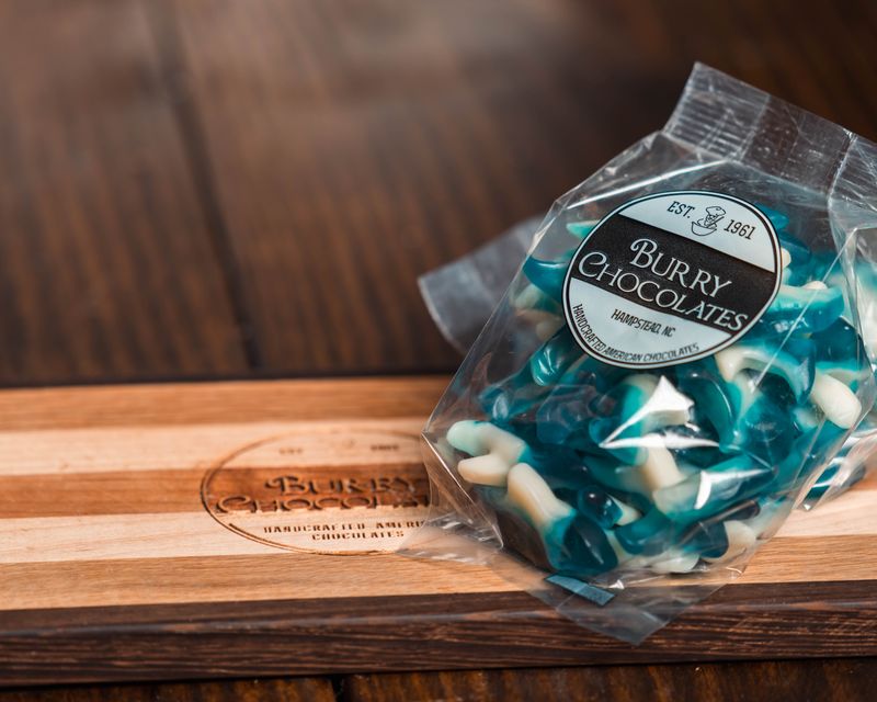 Gummi Sharks 8oz.