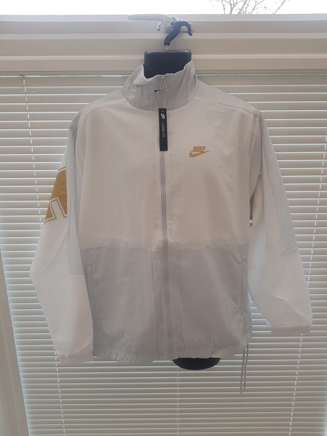 NIKE PLATINUM/WHITE SPORTS WOVEN JACKET