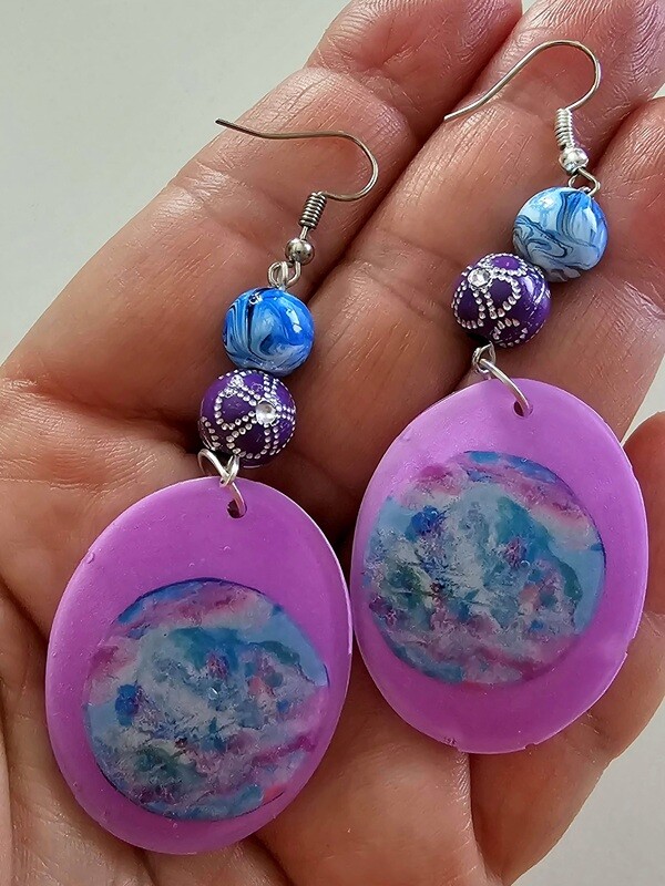 ELEA Sternenschmuck Sternzeichen Waage/ Ohrgehänge mit Kunstharz, Sternzeichensymbol und Perlen in Silber