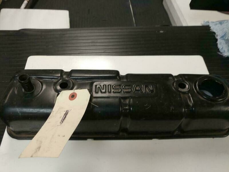 Nissan VALVE COVER 13264-L1101