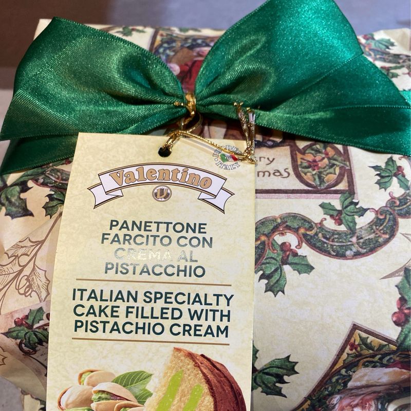 Panettone With Pistachio cream