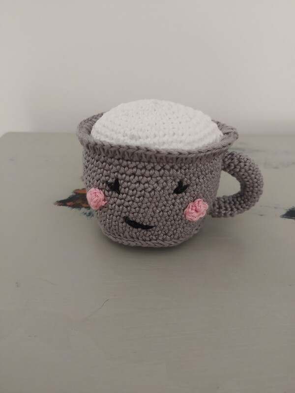 Amigurumi tácita alfiletera