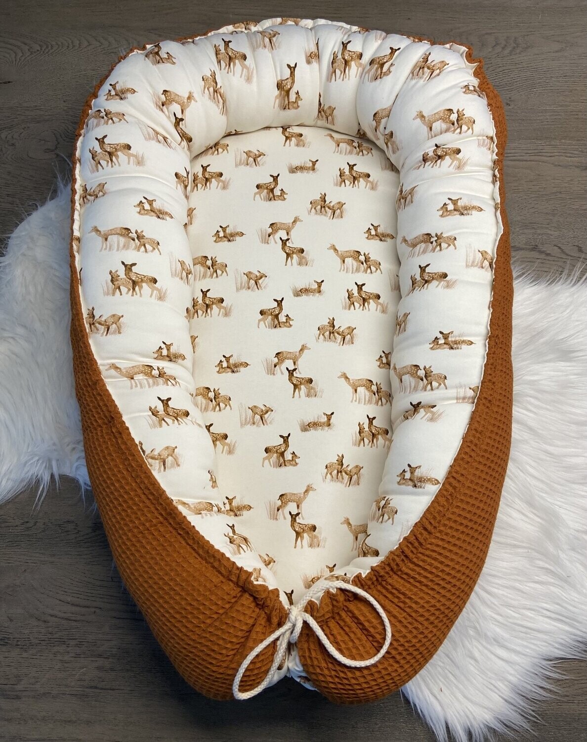 Babynest cognac hertjes